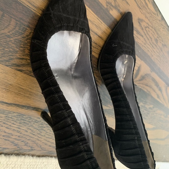 Moving sale!! Prada Pumps! New black suede  size 8 - Picture 7 of 8